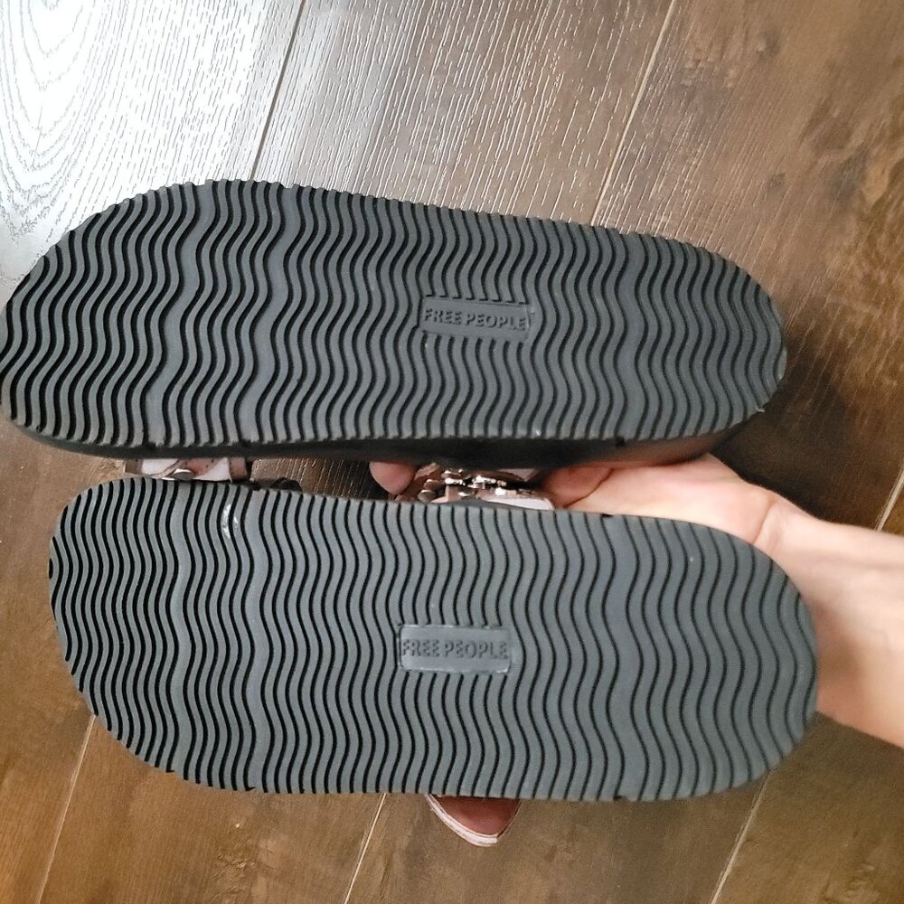 NEW Free People Revelry Sandals Slides Studded Boho Casual Festival Womens 7 - Picture 6 of 6